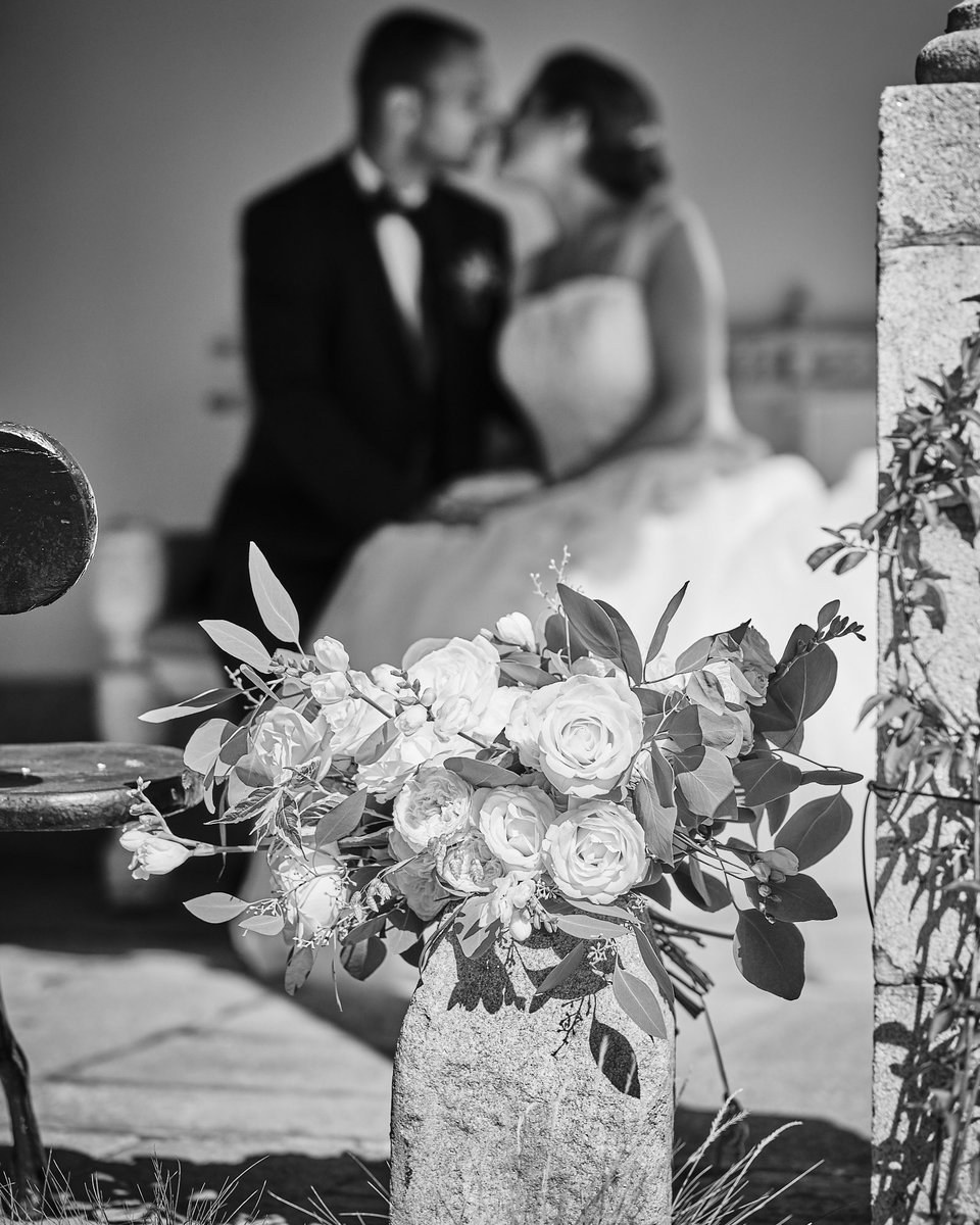 En train de préparer votre mariage! Pensez à booker votre photographe 📸 #mariage #mariagesuisse #photodemariage #photographedemariage #wedding #weddingphotography #weddingphotographer