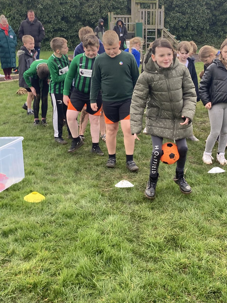 SpringwoodPE's tweet photo. A brilliant but muddy afternoon @TheEllisSport for Team Building. All the children loved it and couldn’t stop smiling #TeamSpringwood #springwoodpe https://t.co/PSO6xb7BIc