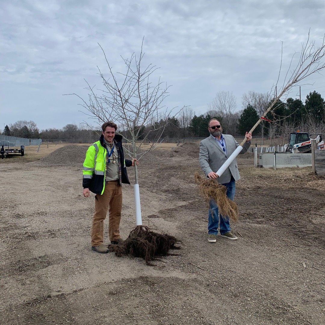 Yesterday, Board of Commissioners Chair Fernando, Commissioner Anderson, and the media joined us to discuss the benefits of trees and forests and the $10 million Urban and Community Forestry grant from @forestservice 🌲🌳. #UrbanForestry #Trees @HennepinD2 @D7_Anderson