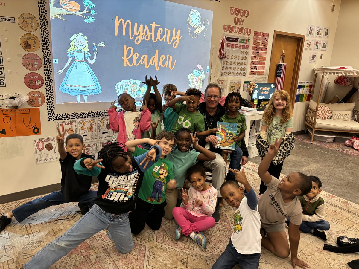 Rocking with Pete at The Forrest for Read Across America!@WoodlandForrest