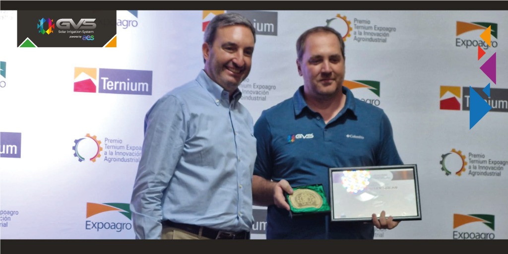 GvsSolar's tweet image. 🏅 ¡𝑭𝒆𝒍𝒊𝒄𝒆𝒔 𝒑𝒐𝒓 𝒆𝒔𝒕𝒆 𝒓𝒆𝒄𝒐𝒏𝒐𝒄𝒊𝒎𝒊𝒆𝒏𝒕𝒐! 🏅

Matias Cortada, CEO de GVS, recibió la Medalla de Bronce y una mención especial en la categoría “Energías renovables y eficiencia energética” en el Premio Ternium Expoagro 2023 a la Innovación Agroindustrial.