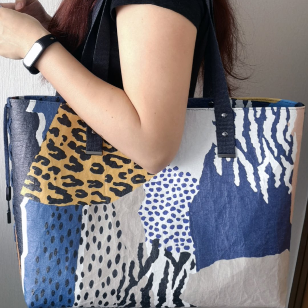 Animal print with no animals harmed? Yes please! 💙🦓🐆

#VeganPurse #FauxLeather #FauxLeatherTote #VeganTote #TrendyBags #Trendy #SpringBag #SpringFashion #AnimalFree #LeatherAlternative #GoFauxYourself #FauxLeatherFashion #FauxLeatherAccessories