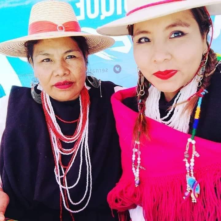 Felicitadades en su día mis bellas Aymar Warmis!
