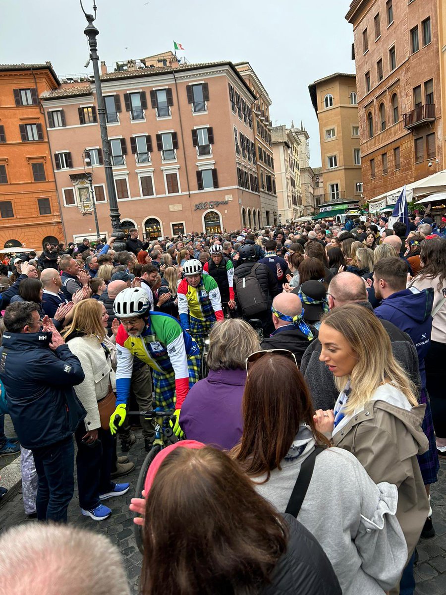 A heroes’ welcome for the #DoddieAid cyclists. 1800 miles - absolutely incredible. @MNDoddie5