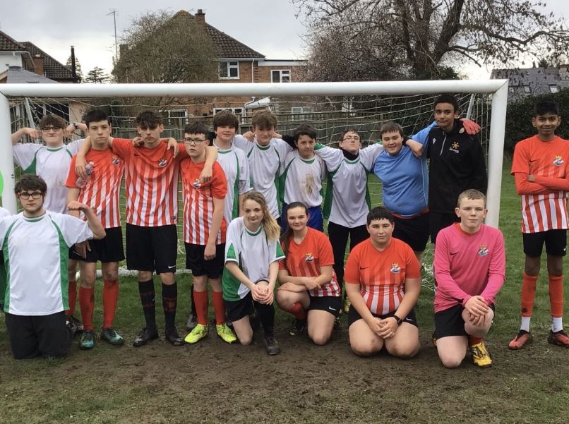 Last week, Milestone Athletic travelled to Belmont with a bumper crowd watching. Huge congratulations to Morgan playing her first game and Jake awarded Player of the Match! 😀⚽️ Work with us to make a difference 👉mynewterm.com/trust/Sand-Aca… @TuffleyRoversFC