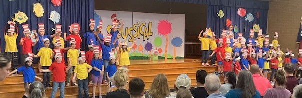 RedlandOaksES's tweet image. @RedlandOaksES had our annual performance of &apos;Seussical the Musical&apos; presented by our 2nd graders. A really fun evening with our community. 🦝 @NEISD  #neisd