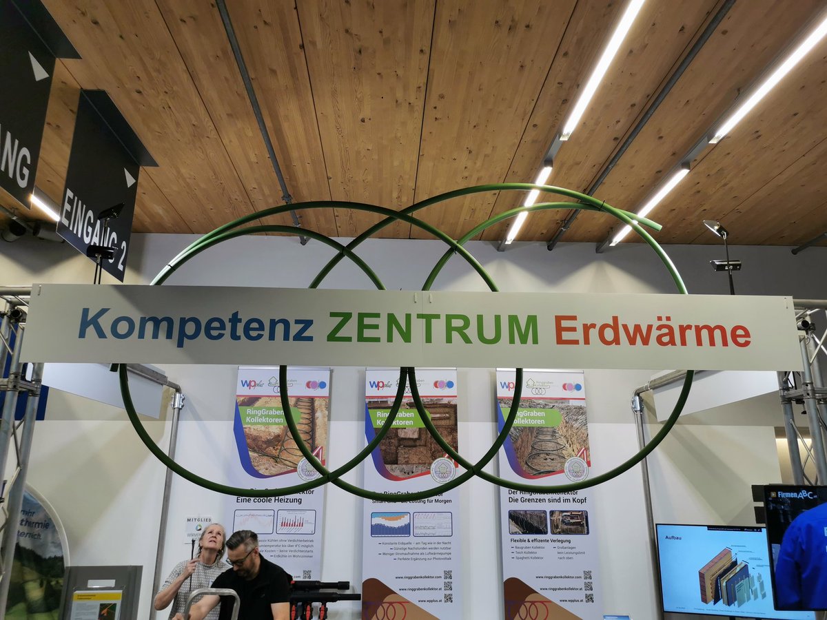 niesnerkg's tweet image. #Greenjob meets #Greenpipe

Gestern habe ich auf der Energiesparmesse Wels beim #KompetenzZentrumErdwärme meinen ersten #Ringgrabenkollektor installiert 😁 

Wenngleich der Maßstab etwas größer war, als Rauchfangkehrer sind wir durchaus geübt im richtigen Umgang mit Kreisen 😉
