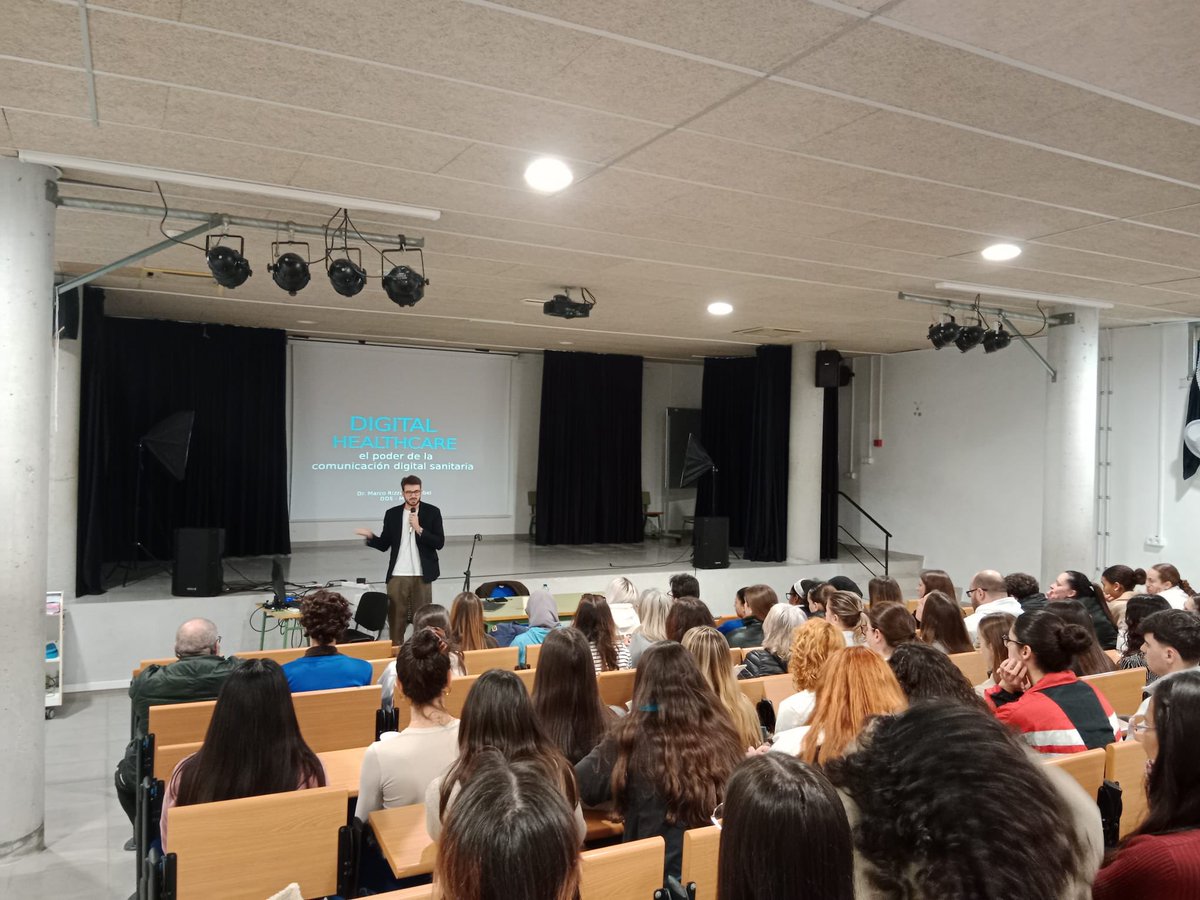 IesMarratxi's tweet photo. El Dr. Marco Rizzetto (Padova, Itàlia) odontòleg i emprenedor, va ser convidat a l'IES Marratxi per presentar la seva visió sobre la integració de tecnologia i comunicació digital al camp dental. ➕ https://t.co/mC9vfTk5lb