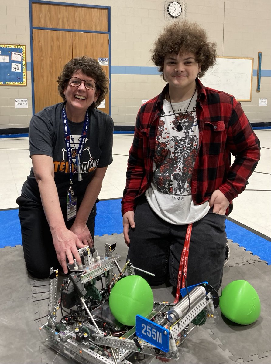 Bks2Tch's tweet photo. Our STREAM Night was a raging success with VEX GO, VEX IQ, and VEX VRC ⁦@PVFElementary⁩ ⁦@NorristownASD⁩ ⁦@VEXRobotics⁩ ⁦@NasdRobotics⁩ #vexrobotics #STEMedication https://t.co/SnDGA8uvSs