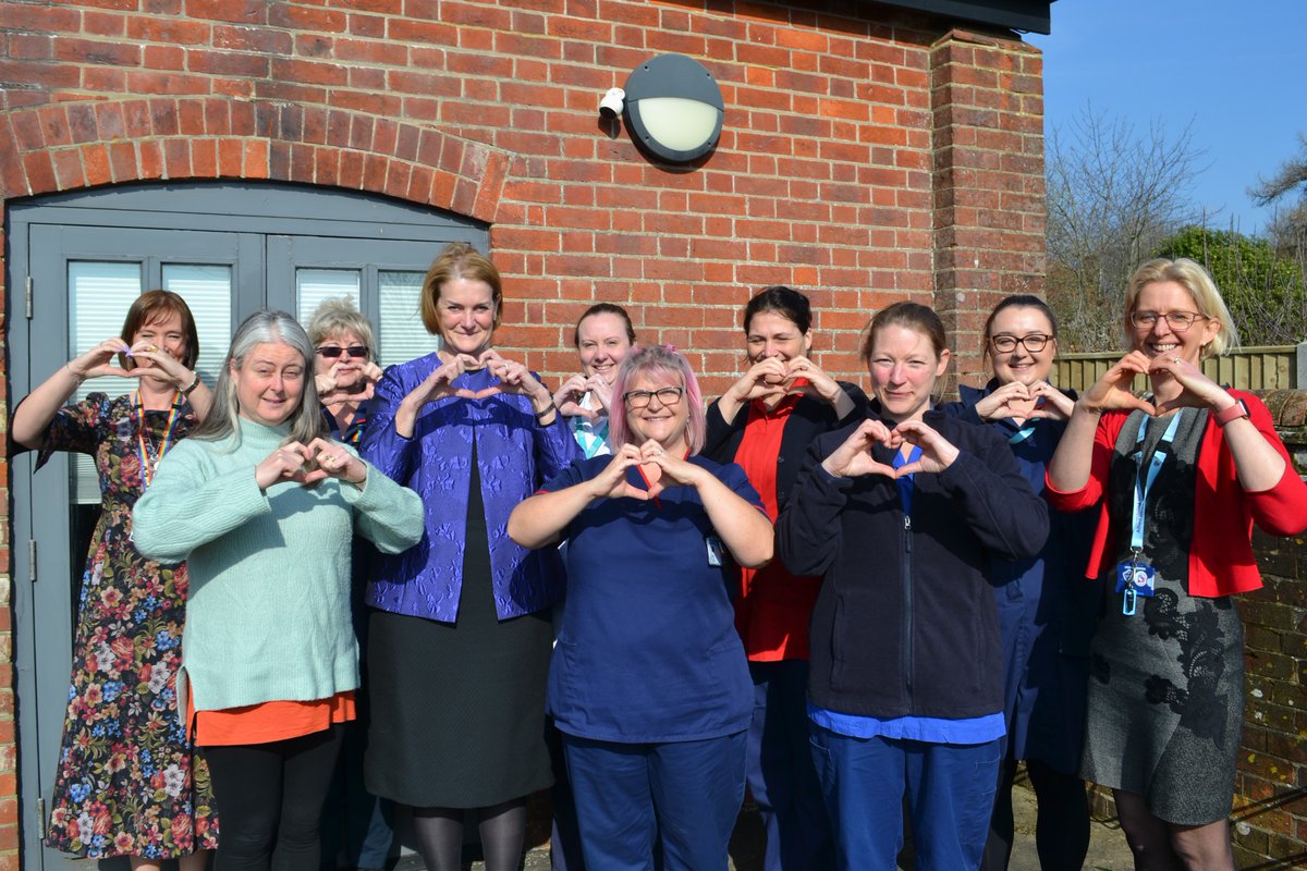 This morning Suzanne Rastrick - @NHSEngland Chief AHP Officer visited the North Hants UCR team “Delighted to be with colleagues at Southern health on International Women's Day, learning about the innovative community services they deliver that are making a real difference” #IWD