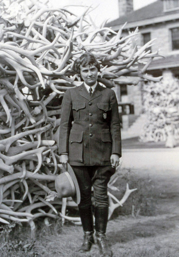 NPSYouth's tweet photo. It’s #WomensHistoryMonth, so let’s honor the 👩 women who have left remarkable legacies in our 🌳 national parks!
Learn more about the early women of the NPS ➡️ https://t.co/rFEM852ohd
📷 NPS
#FindYourPark #WomensEmpowerment
#Rangerettes https://t.co/bEaKW6h62U