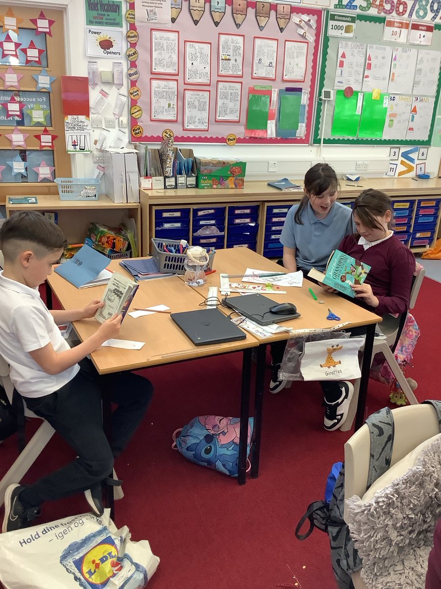 On #WorldBookDay, P3/4/5 enjoyed lots of stories 📚 they read stories of their own choice, read together with a friend and enjoyed a story read to them from a visiting parent. #itsSLC