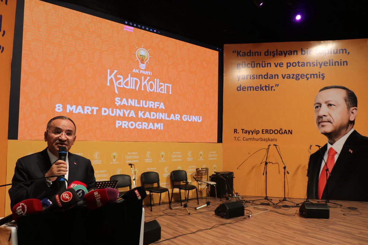 AK Parti Şanlıurfa Kadın Kolları Başkanlığımız tarafından düzenlenen 8 Mart Dünya Kadınlar Günü etkinliğine Milletvekilimiz Abdülkadir Emin Önen ve Cevahir Asuman Yazmacı, İl Başkanımız Ali İhsan Delioğlu, Büyükşehir Belediye Başkanımız ve Adayımız Zeynel Abidin Beyazgül, İl