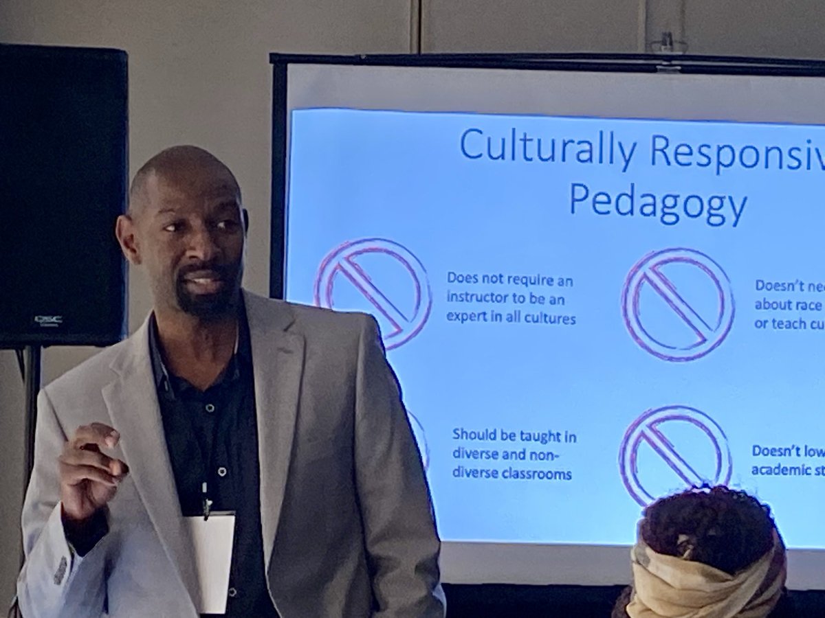 Celebrating #BlackExcellence at ⁦@A2MEND2006⁩ 17th Annual Conference w/our #UMOJA students, faculty, and administrators! #blackstudentsuccess #menofcolor ⁦@CalCommColleges⁩ ⁦@SJCityCollege⁩ ⁦@OfficialEVC⁩ ⁦@USCRaceEquity⁩ ⁦@Fharris3⁩