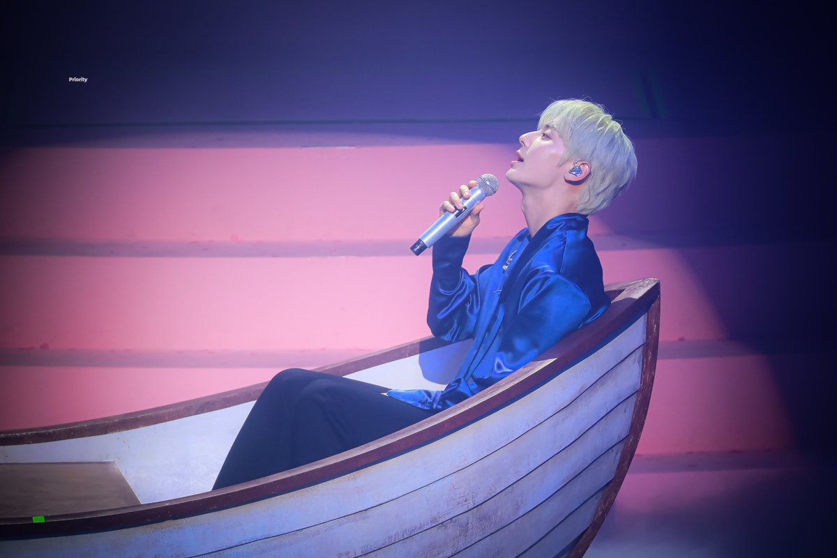 Priority89's tweet image. 240308 찐 왕자님🤴🏻

#황민현 #HWANGMINHYUN 
#민현 #MINHYUN #도원결의