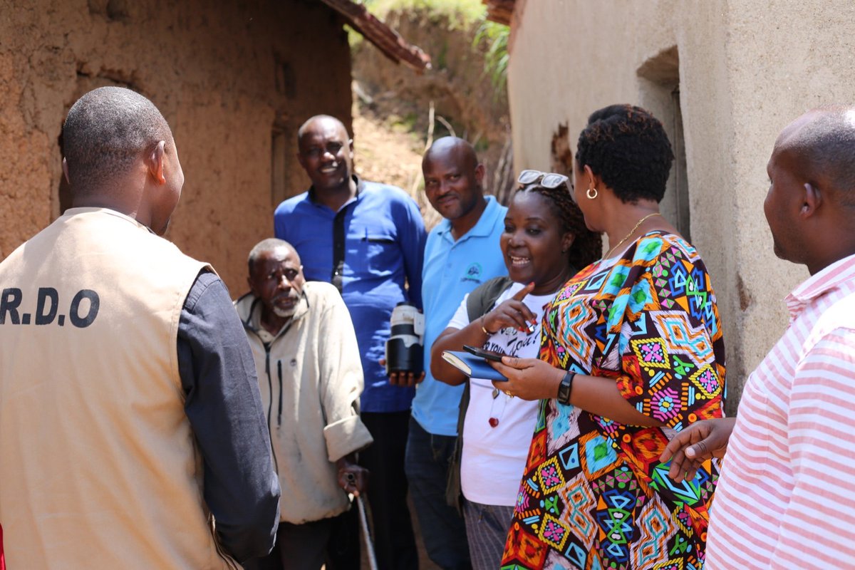 4. Mu Murenge wa Kageyo hakozwe ibikorwa by'Umufatanyabikorwa RDO (Rwanda Development Organization) aho uyu mushinga watanze amashyiga arondereza ibicanwa mu Tugali twose hakazanakorwa amaterasi kuri Ha 152.
<a href="/RwandaLocalGov/">Ministry of Local Government | Rwanda</a> <a href="/RwandaWest/">Western Province I Rwanda</a> <a href="/DushimimanaL/">Dushimimana Lambert</a> <a href="/cnkusi20/">Nkusi Christophe</a>