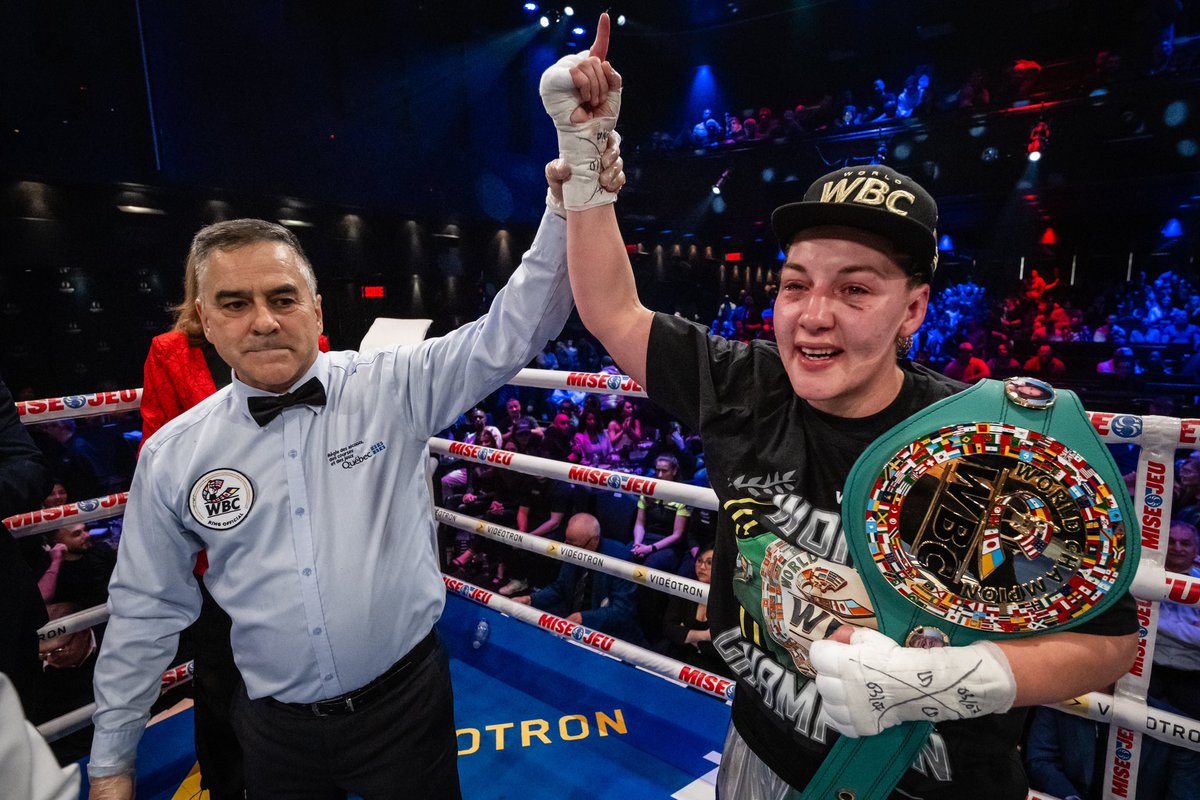 CanadaFighting's tweet photo. Retour sur le gala @EOTTM11 d’hier soir! Merci à notre collaborateur @BoxingnewsQC
https://t.co/51CvRDzRlU
#canadianboxing #WBC #BoxingNews #canadafighting https://t.co/fQYIu9lUn4