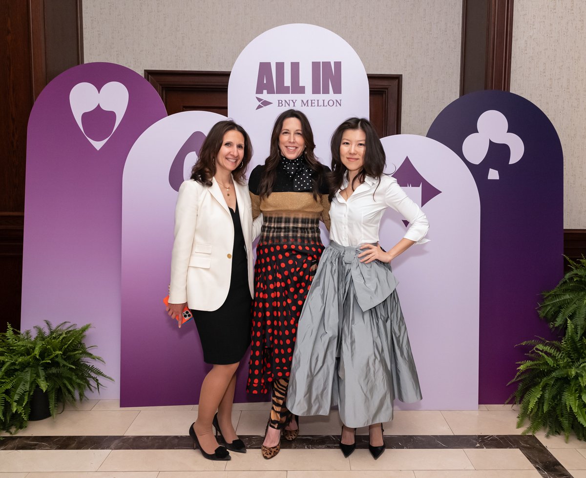 Last night, #WomenLeaders from across our organization and throughout the industry came together for the 2nd annual @joinpokerpower event at the @NYSE. @JenniferJust8 started #PokerPower with the idea of empowering women to leverage their unique skill sets and self-agency.…