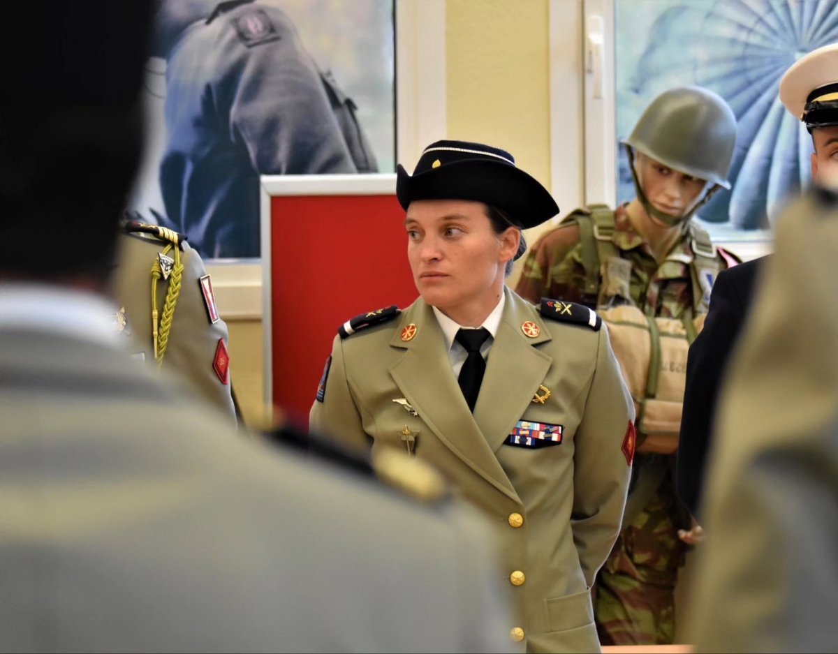 ecoledestap's tweet image. [Journée internationale des droits des femmes] 

Femmes et soldats, elles sont #AlaHauteur des exigences de notre métier 👊🏼
Fiers de leur engagement au service de la France 🇨🇵 

#OpérationnELLES #8mars #FiersdeNosSoldats