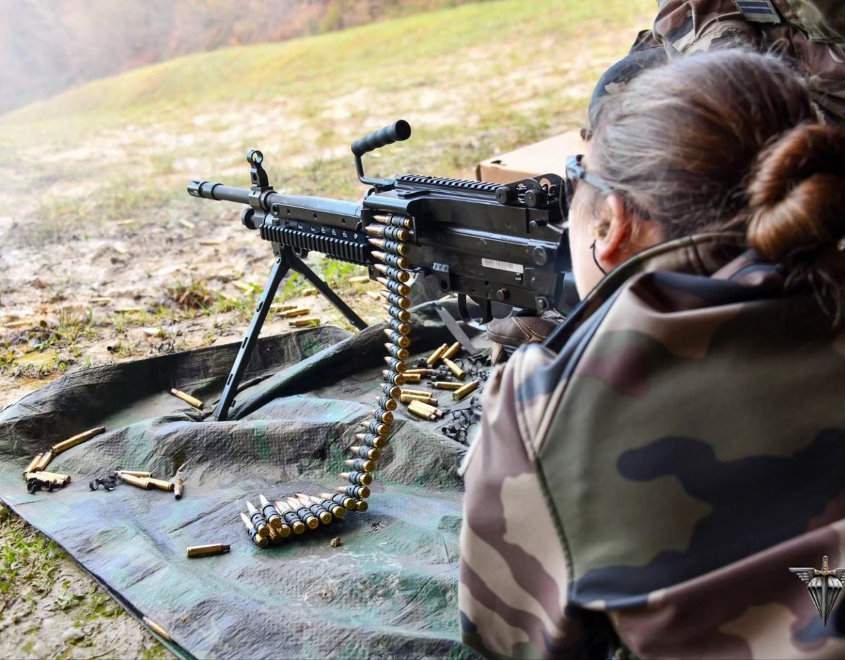 ecoledestap's tweet image. [Journée internationale des droits des femmes] 

Femmes et soldats, elles sont #AlaHauteur des exigences de notre métier 👊🏼
Fiers de leur engagement au service de la France 🇨🇵 

#OpérationnELLES #8mars #FiersdeNosSoldats