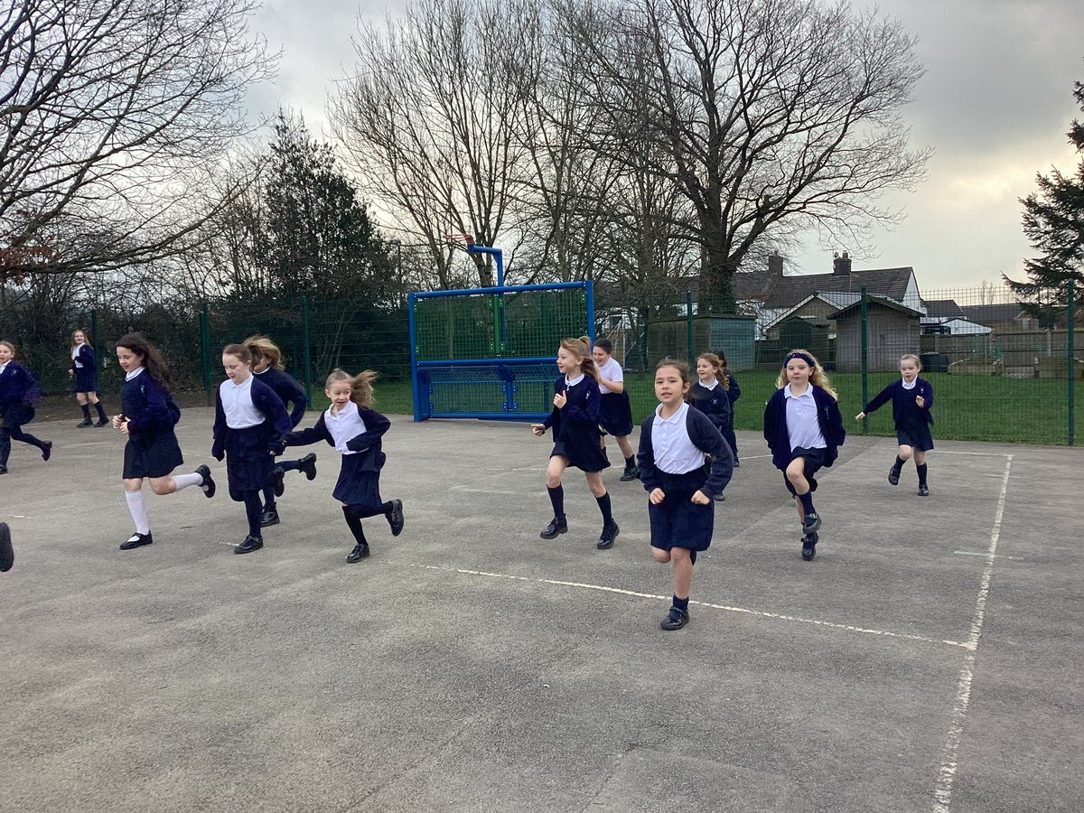 Happy international girls day! Today we had our KS2 girls out for a giant game of football with TAG Sports North West. <a href="/HRVSSP/">HRVSSP</a>
