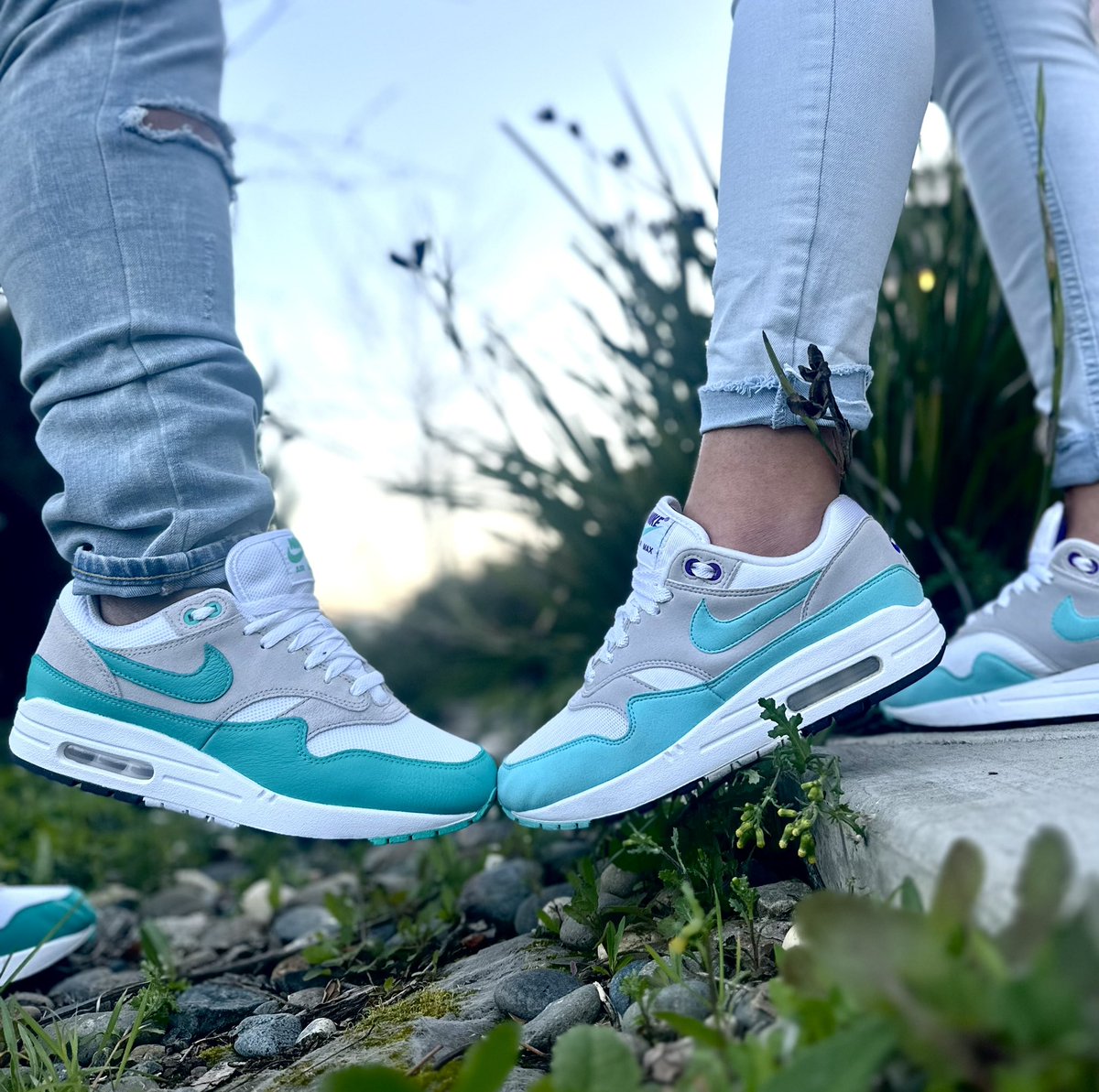 Day 8 of #marchmaxness Me and the wife had to get some twin action in for #airmaxmonth with our aqua Airmax 1s new and OG!🥰😍
#snkrskickcheck
#snkrsliveheatingup
#yoursneakersaredope #mywifebetterthanyours @nikestore #kicksonfire #thesolefirm #stilllaceddifferently