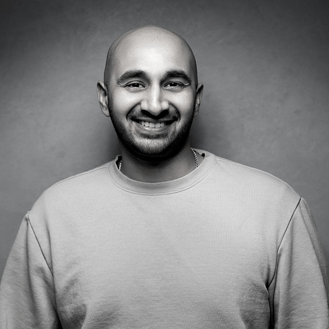 JBColeUK's tweet photo. We're rounding off the week with a happy 4th workiversary to our brilliant Lead Software Engineer, Sunny! 🎉 

Thank you for being an integral member of the J B Cole crew; you've definitely earned your title as "The Oracle". https://t.co/QPHymNnMFs