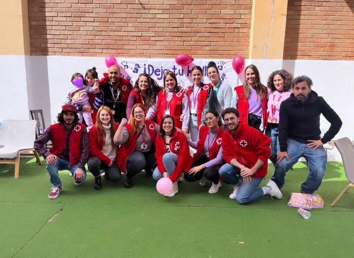 Hoy ha sido un día emocionante y emotivo en el centro de acogida. 
Hoy las mujeres hemos unido nuestras manos en una jornada de reivindicación,  reflexión y lucha.
Nuestra lucha no es solo hoy, la lucha de millones de mujeres es diaria. 💜💜
