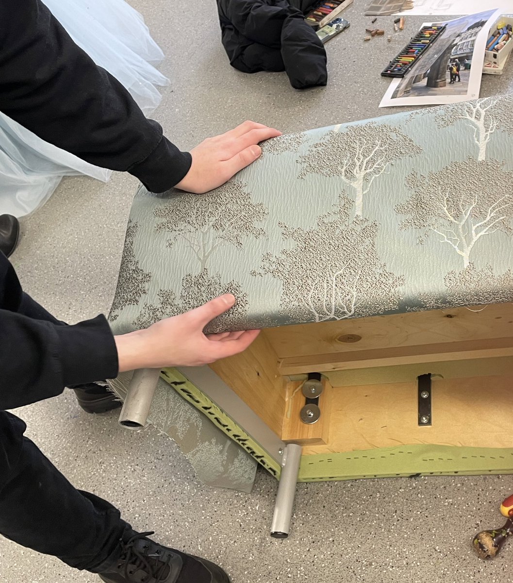 Thank you so much to Victoria Primary School and <a href="/MrsStuartVPS/">Mrs Stuart VPS</a> for donating their staffroom furniture to us to upcycle for our <a href="/strathcarron1/">Strathcarron Hospice</a> 
Summer festival event in May. It was only in my room 20 mins and already carcasses being stripped &amp; reupholstered . <a href="/pedagoo/">Pedagoo</a> #upholstery