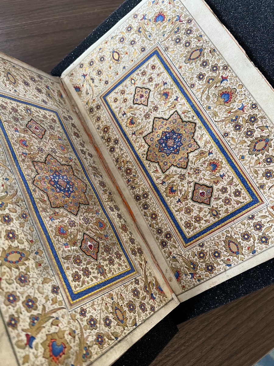 Looking toward spring and #Nowruz Illuminated carpet pages at the opening of Isl Ms 315, a late 18c or early 19c MS copy of Khvājū-yi Kirmānī's (d.1352) Rawz̤at al-anvār Browse the entire #manuscript here hdl.handle.net/2027/mdp.39015…