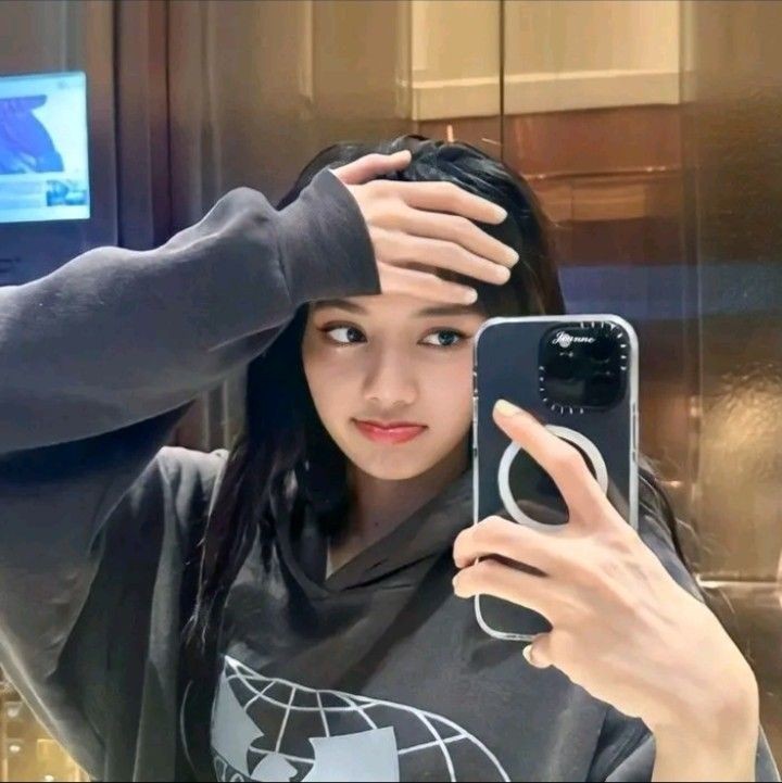 lurraaltte's tweet photo. @lunemfs Deketin sial nya tuh gimana ya? Agak bingung https://t.co/0iYe4H6t8D