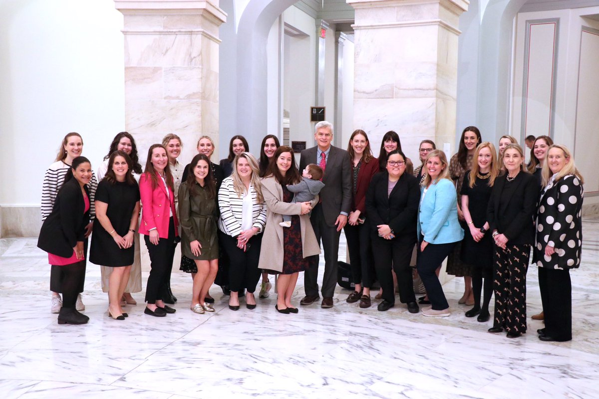 On #InternationalWomensDay2024 I want to recognize my female staffers in D.C., LA, &amp; on the HELP Committee. Many of them hold leadership roles. Their hard work &amp; dedication are an inspiration for the next generation of women in politics.