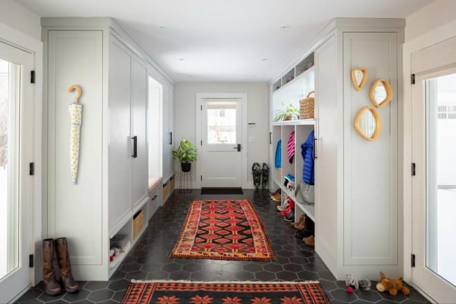 roman_c's tweet image. 15 Clever Mudroom Ideas That Are Equally Functional and Stylish dlvr.it/T3pLGs #Design #mudroom #SmallSpaces #STYLE | BidBuddy.com