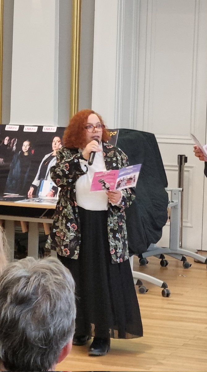 cybergalaad6's tweet photo. Des femmes d'exception pour lancer un mois "Pour Oser l'égalité Femmes Hommes" à @Laval_la_Ville 
Une dedicace spéciale à ma chère @LindaSegmain engagée sur tous les fronts : syndical, féministe et bien sur engagée à mes côtés à @LaGom53 .
#8mars
#JourneeDesDroitsDesFemmes https://t.co/k040dVeYg3