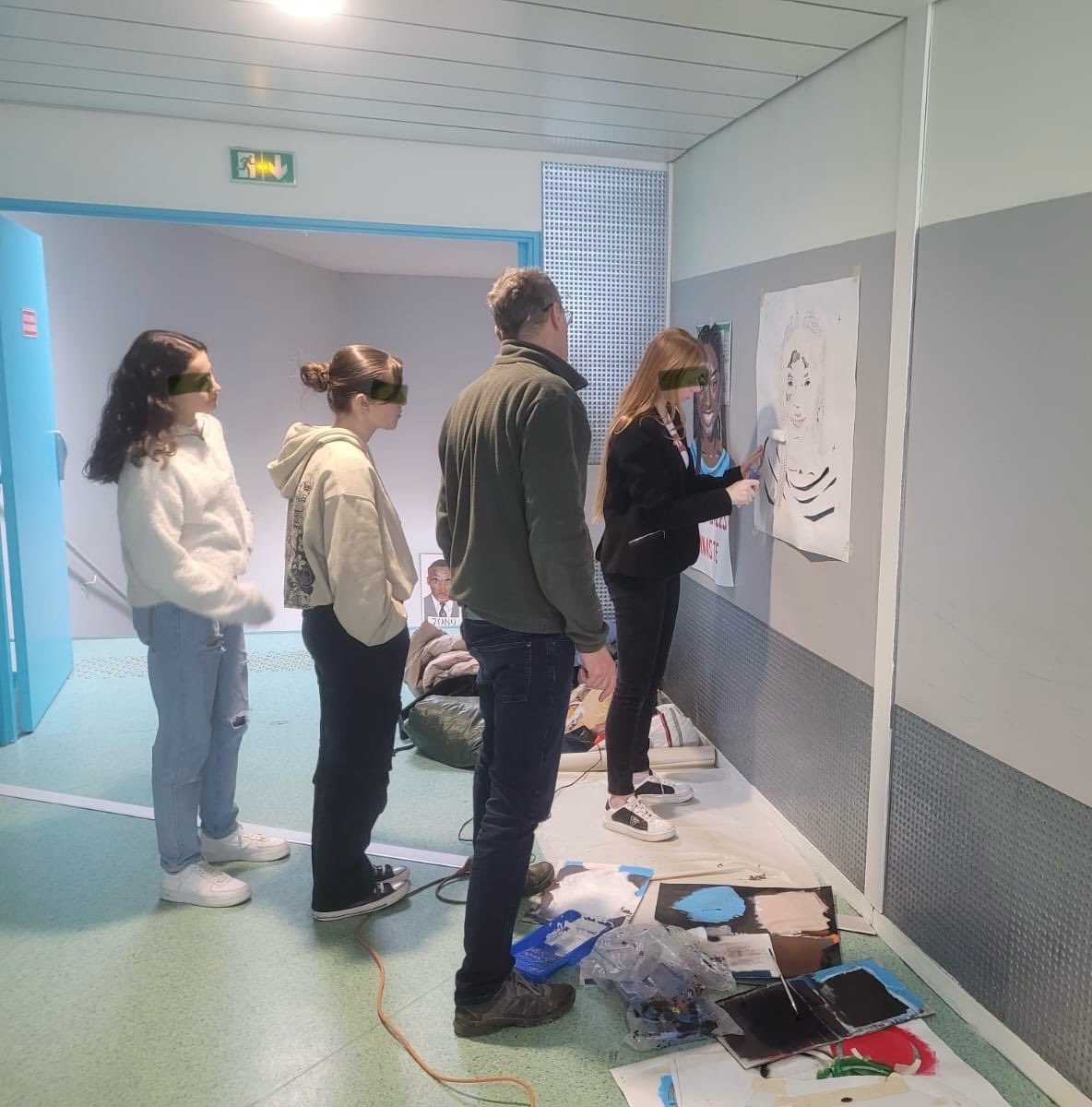 Pour cette journée internationale des droits de femmes nos élèves du CVC ont choisi le portrait de Simone Biles pour décorer notre établissement. 👏🏻🤸🏾‍♀️👯‍♀️

<a href="/acgrenoble/">Académie de Grenoble</a> <a href="/manumille1/">emmanuelle mille</a>