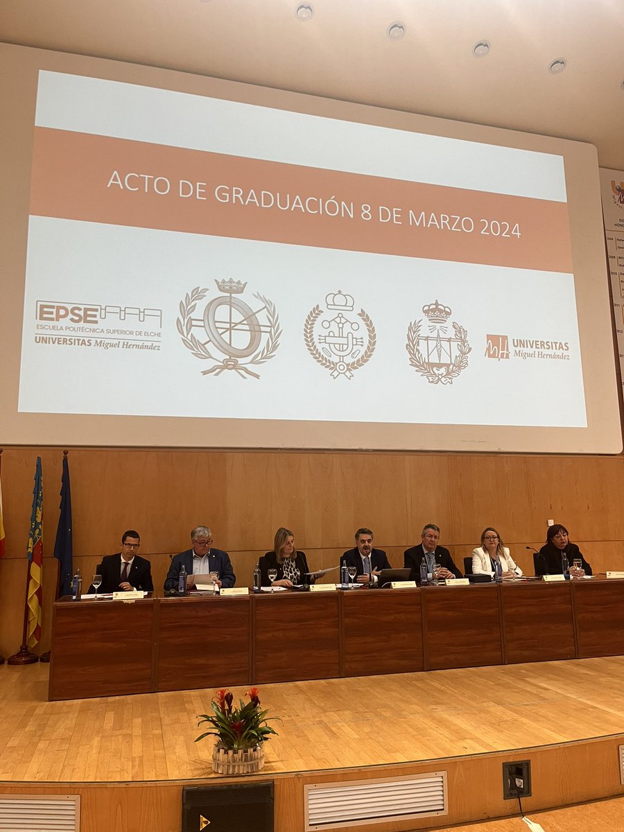 Comienza el acto de graduación de la <a href="/epse_umh/">EPSE</a> , Enhorabuena a la 10a promoción de los Grados y Masters de la Escuela Politécnica Superior de Elche