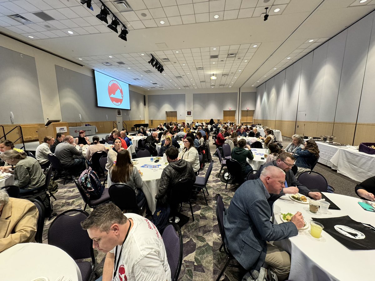 #VMSA2024 has all the noms! Lunch time!