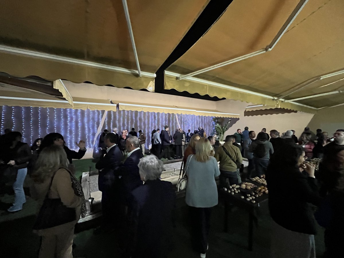 Magalia_Centro's tweet photo. Os damos las gracias a todos los que junto a nosotros habéis hecho posible que estemos celebrando nuestro 20 aniversario. Agradeciendo en especial a los que ayer compartisteis  con nosotros este día tan importante y entrañable. ¡Felicidades Magalia! https://t.co/HuLwjG1lGe
