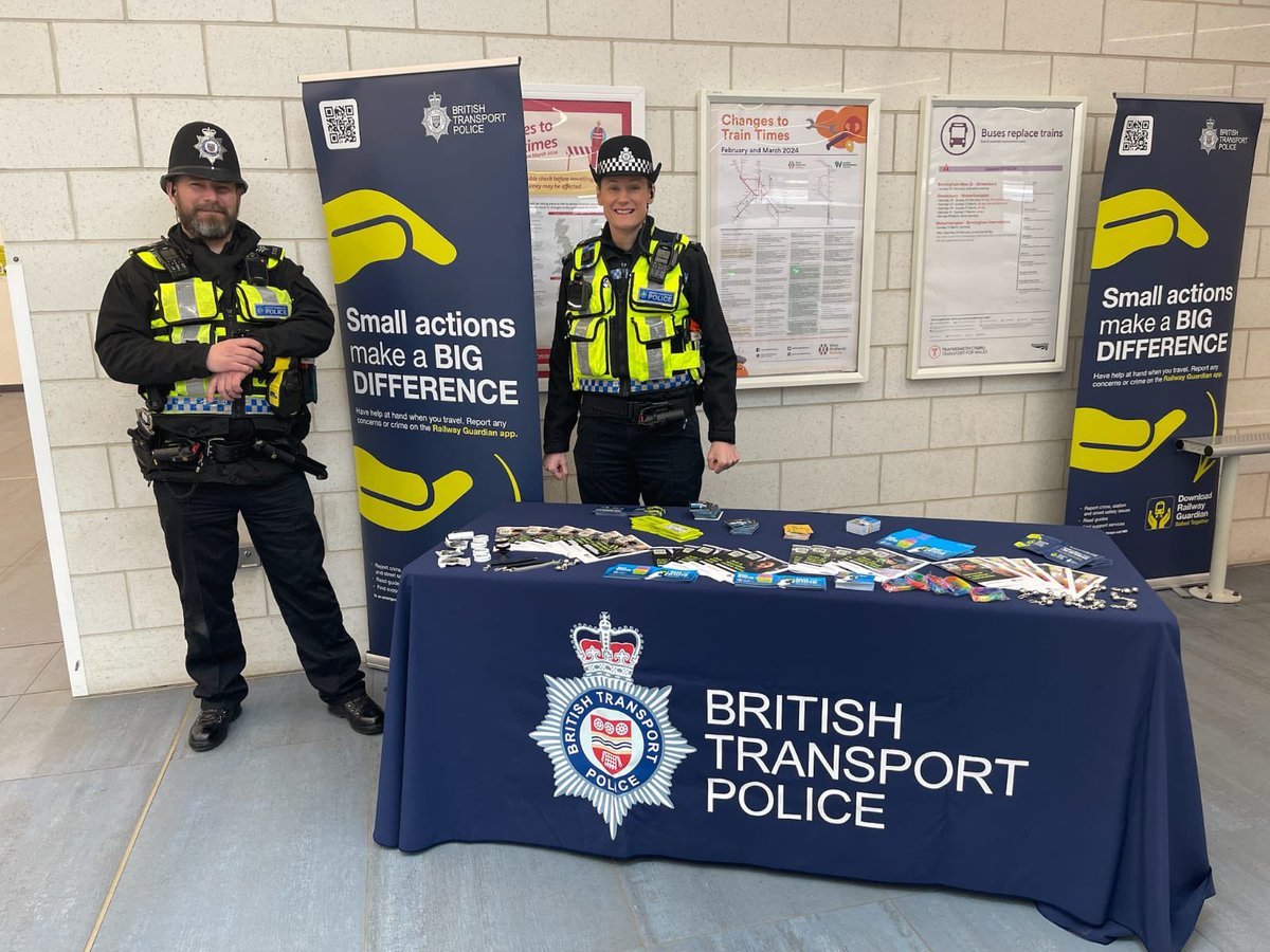 We’ve been at #Wolverhampton with PC Lamine & PC Pepperell, lots of crime prevention advice given, focusing on theft of passenger property & VIAWG. 

We had a lot of questions about the eligibility criteria to join BTP from some hopeful applicants🤞

#InternationalWomensDay