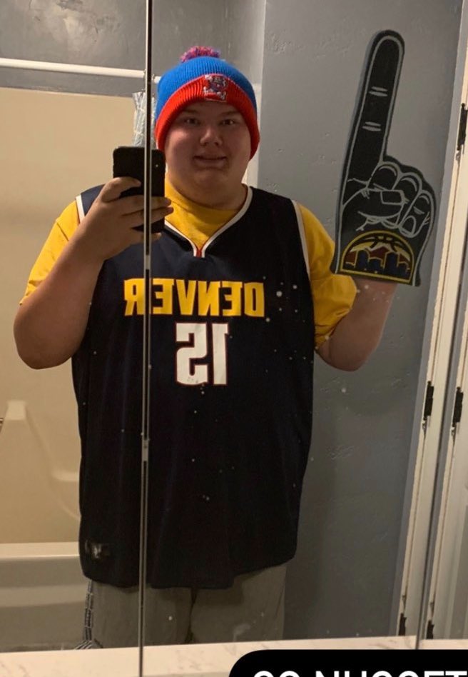 bedfastmoth_'s tweet photo. On March 7th 2023 I weighed in at 326.6 and didn’t like the way I felt, from that day forward I started working on myself both physically and mentally and now 1year later I weigh in at 252.2 it’s been a hard journey but I wouldn’t have been able to do it without my friends. https://t.co/DJsGqKiJzq