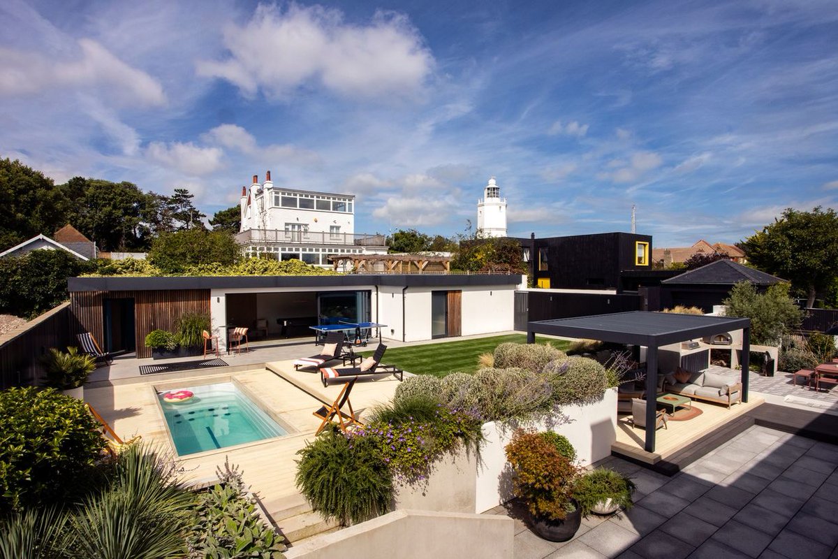 MilesandBarr's tweet photo. Open the door to luxury living in #Broadstairs 🚪🏡 This five-bedroom detached house nestled within the prestigious North Foreland Private Estate is the epitome of modern elegance.🥂

Click the link below to book your exclsuive viewing now! 🔑

https://t.co/dLGGLTc5GP

#DreamHome https://t.co/Uz8fWe7WUT