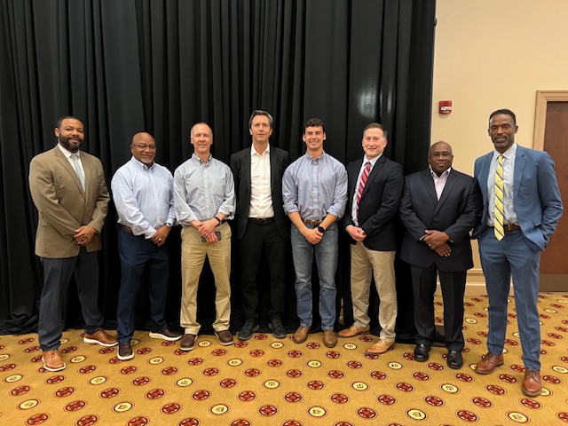 Thank you to everyone that attended the Wedge Seminar with Richard Reeves earlier this week. This photo shows the speaker with a focus group that met before his public talk.