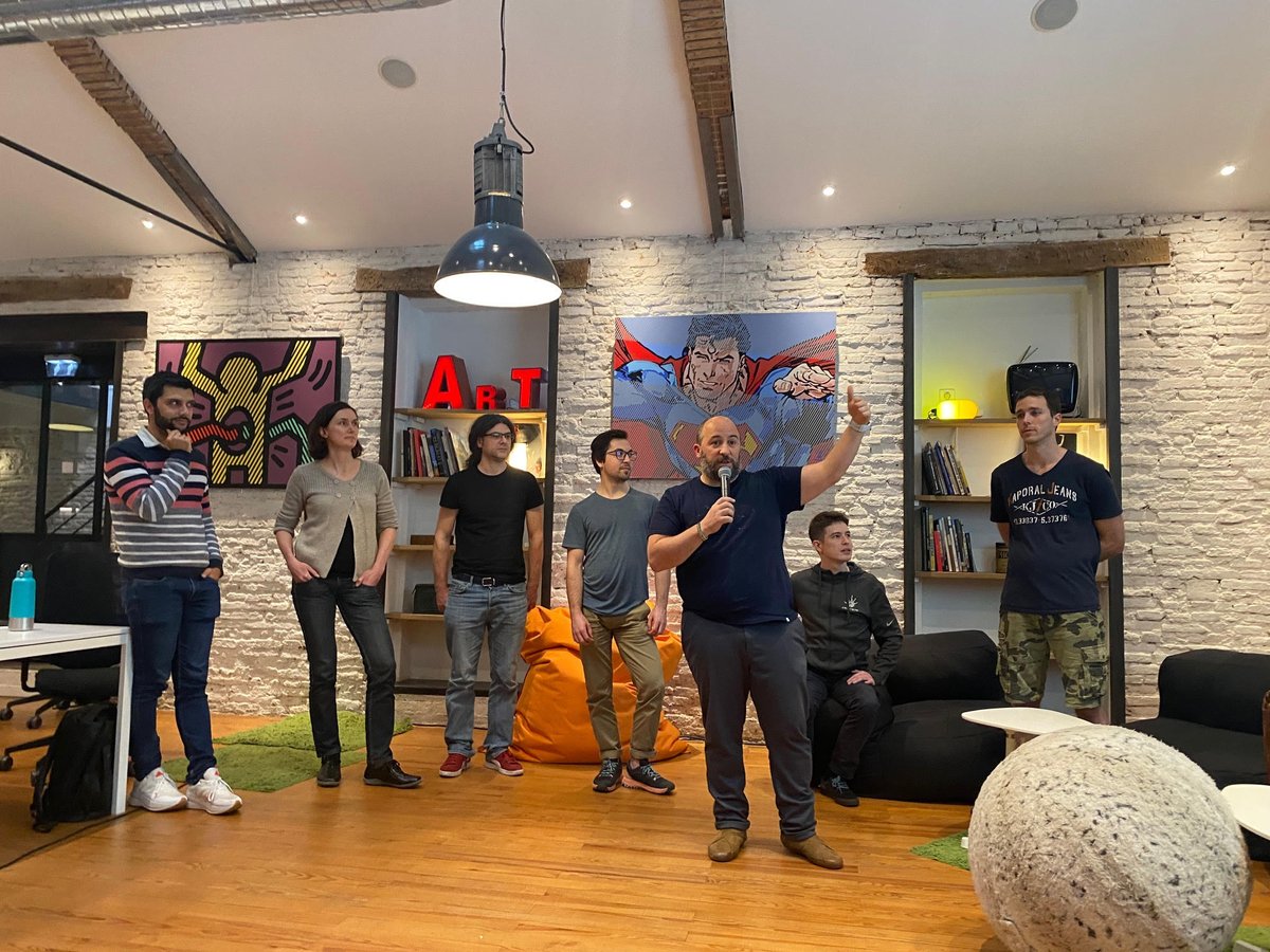 C’est le temps de : 
- faire un bilan Team Alouate VS Team Bonobo 🔥
- questionner les coachs #nextjs et #qwik 🙋
- préparer l'apéro🍻
 <a href="/nextjs/">Next.js</a> <a href="/QwikDev/">Qwik</a> #MonkeyTechDays #mktd12 #mktd #toulouse 
Merci encore <a href="/Wykks/">Guillaume de Jabrun</a> <a href="/benoit_elamrani/">Benoit El Amrani</a> @HarryCoworking 🙏