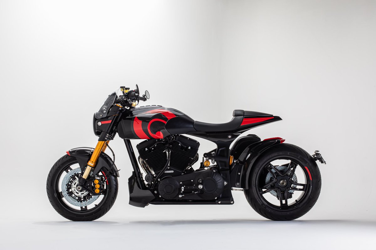 One of the newest 1s builds, blacked out with a red pop of the ARCH ‘Buddha Head’ logo on the carbon fiber fuel cell.