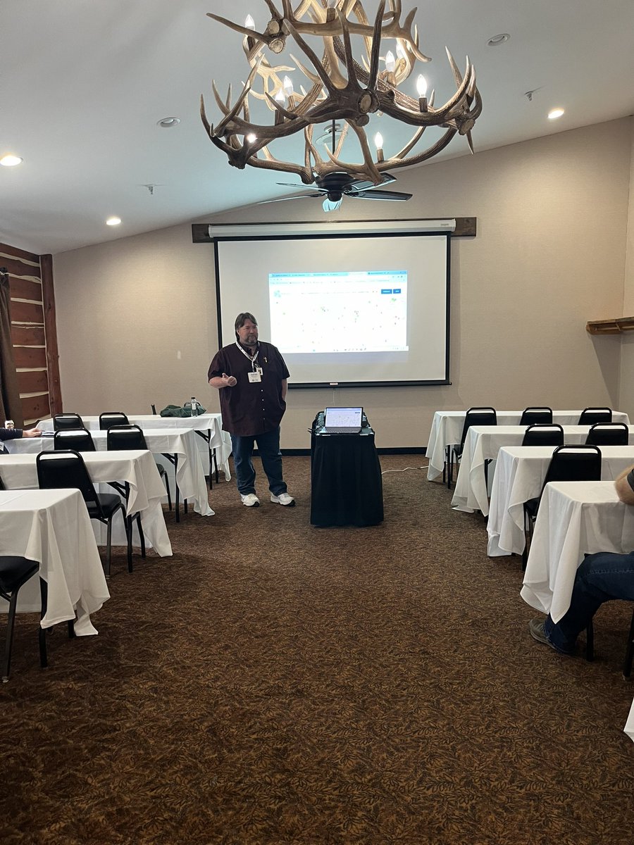 MidwestTechTalk's tweet image. Great talks happening now! #mwttsecurity #MWTT24