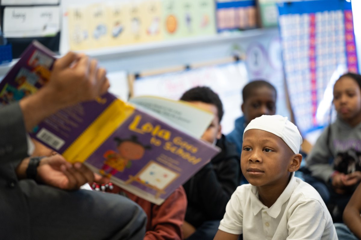 MayorBMScott's tweet photo. Thank you to the teachers and students at Leith Walk Elementary/Middle School for #ReadAcrossAmericaDay to share the joy of reading with these young scholars. https://t.co/fpYXlG1nD5