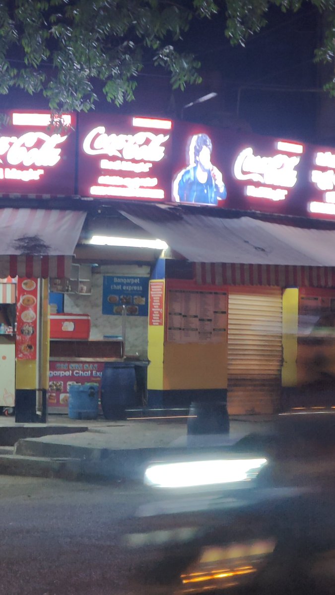 Deepesh966's tweet image. Hello
@BlrCityPolice @blrcitytraffic @basvanguditrfps sir, are these cc tv even working? Near smv jain college vvpuram. 
If working then phone snatchers won&apos;t even dare violateing the rules.  
#vvpuram #phonesnaching #violating #cctv #bangalorepolice #blrpolice