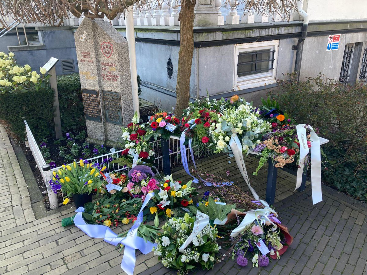 Vandaag vieren we #internationalevrouwendag !🧡
Op de internationale dag van de vrouw vieren we de kracht, moed en wijsheid van alle vrouwen over de hele wereld!
Wie is jouw vrouwelijke voorbeeld?

Fijne internationale vrouwendag!