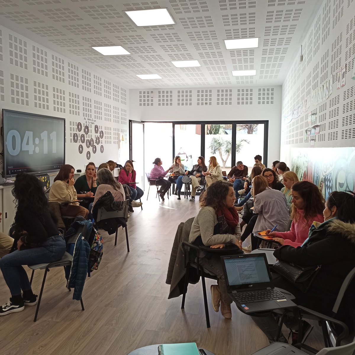 escolamdcprat (@escolamdcprat) on Twitter photo Avui pares i mares delegats,membres de la Junta de l'AMPA i Equip directiu reunits per reflexionar sobre fortaleses i debilitats de <a href="/escolamdcprat/">escolamdcprat</a> i pensar propostes de millora i futur. Moltes gràcies famílies! Continuem fent de l'educació dels infants una acció compartida. Avui pares i mares delegats,membres de la Junta de l'AMPA i Equip directiu reunits per reflexionar sobre fortaleses i debilitats de <a href="/escolamdcprat/">escolamdcprat</a> i pensar propostes de millora i futur. Moltes gràcies famílies! Continuem fent de l'educació dels infants una acció compartida.