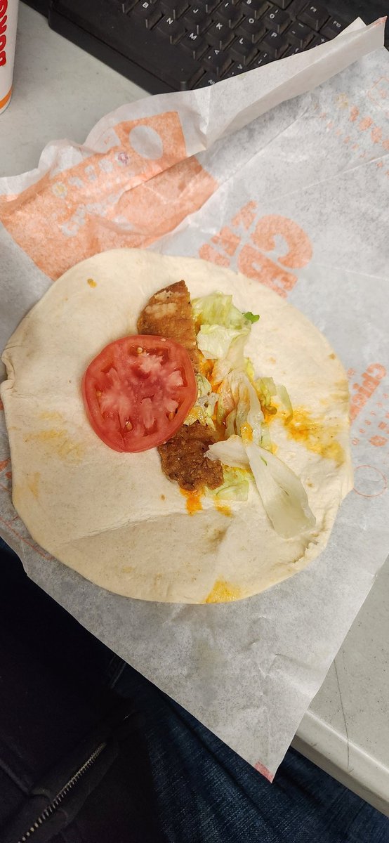 MarcRamZ84's tweet photo. I know times are tough and prices are high, but this is ridiculous for $3 @BurgerKing https://t.co/AGII2rTcur